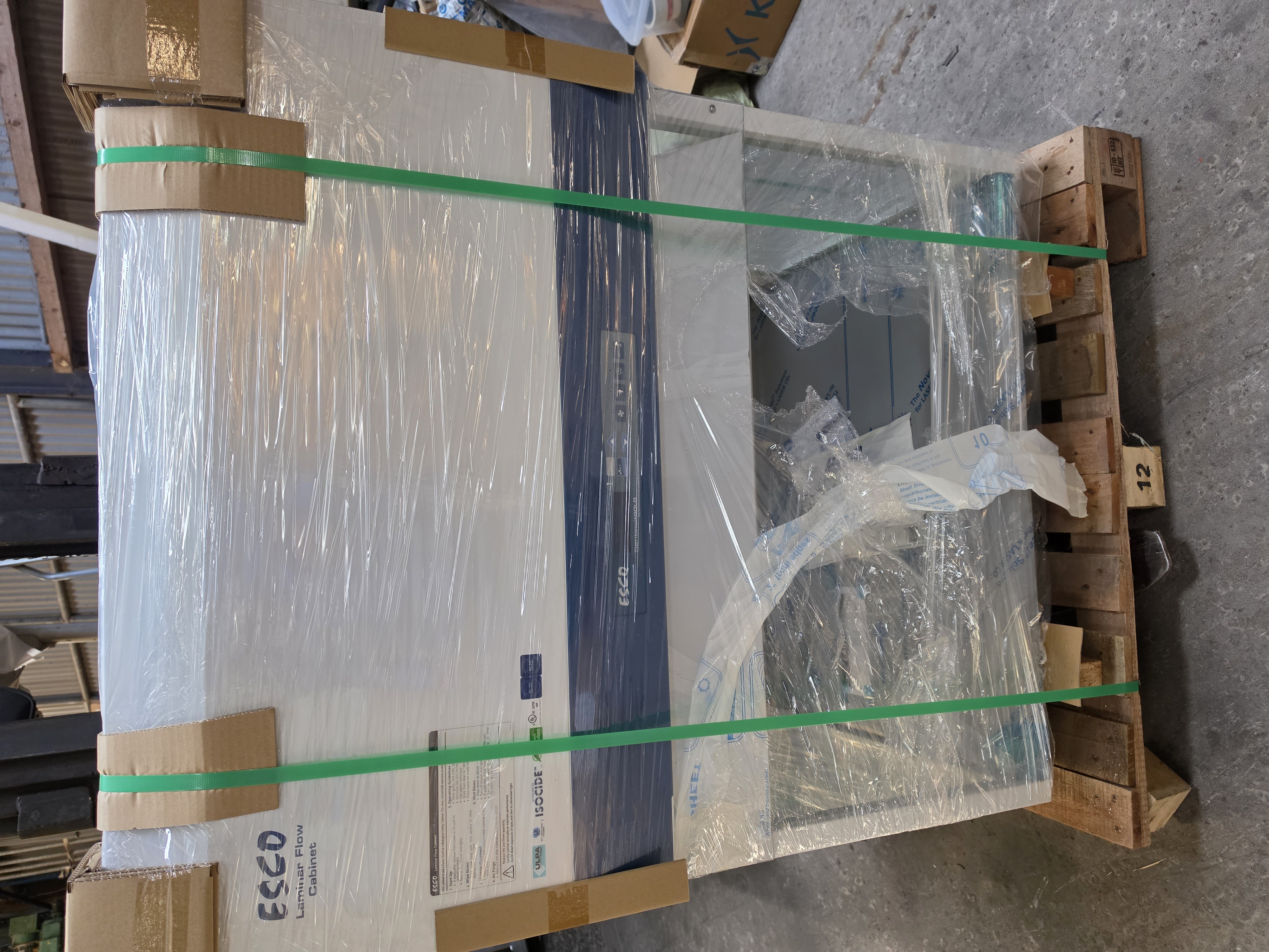 ESCO Airstream Gen 3 Vertical Laminar Flow Cabinet Type: LVG-3AG-F8