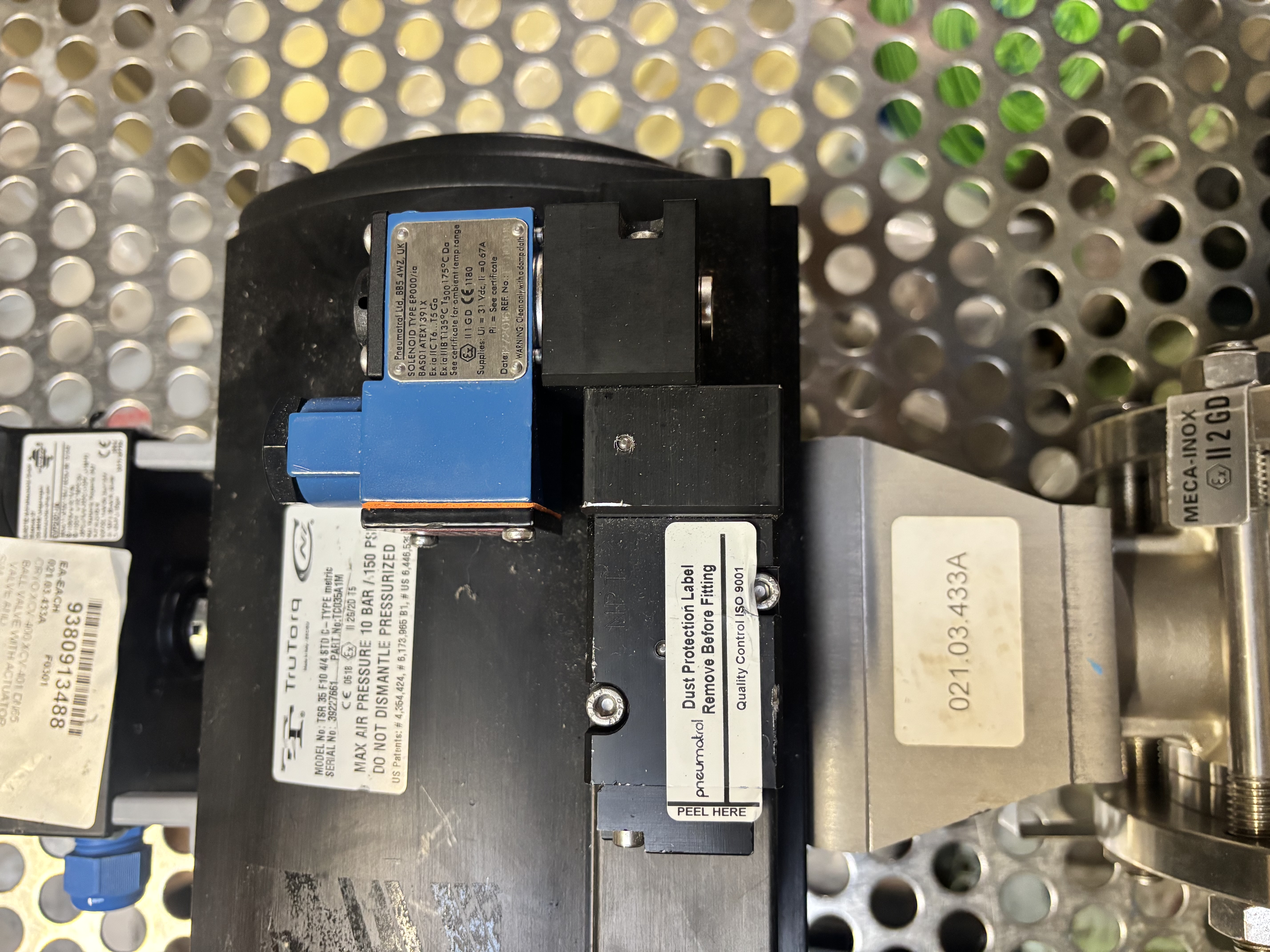 CYRO XCV-400 XCV-401 DN65 Ball Valve With Actuator Valve and Poistioner