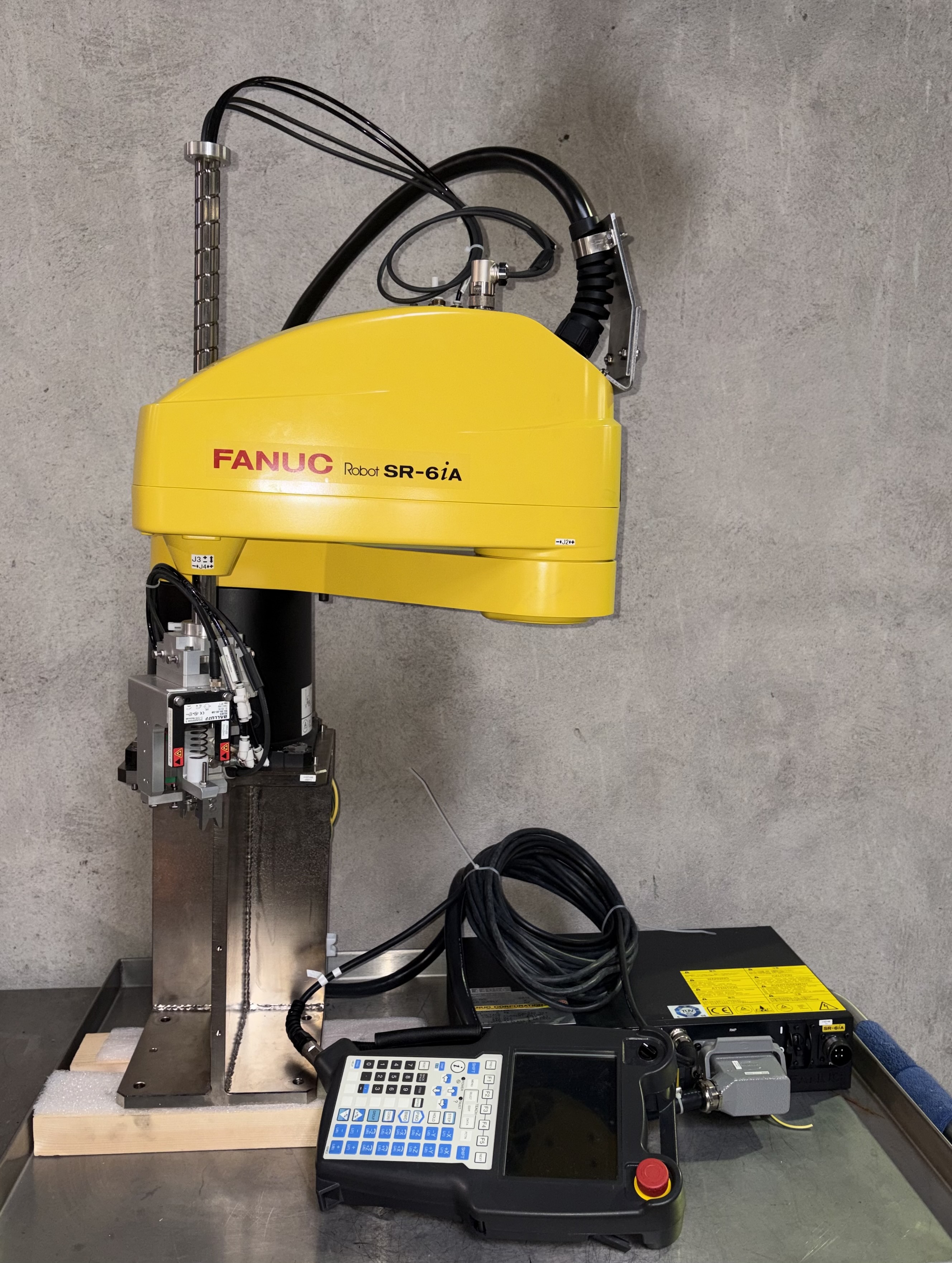 Used Fanuc M Series Robot Unit Complete - Type: M1IA0.5A-30P-O-CE..+