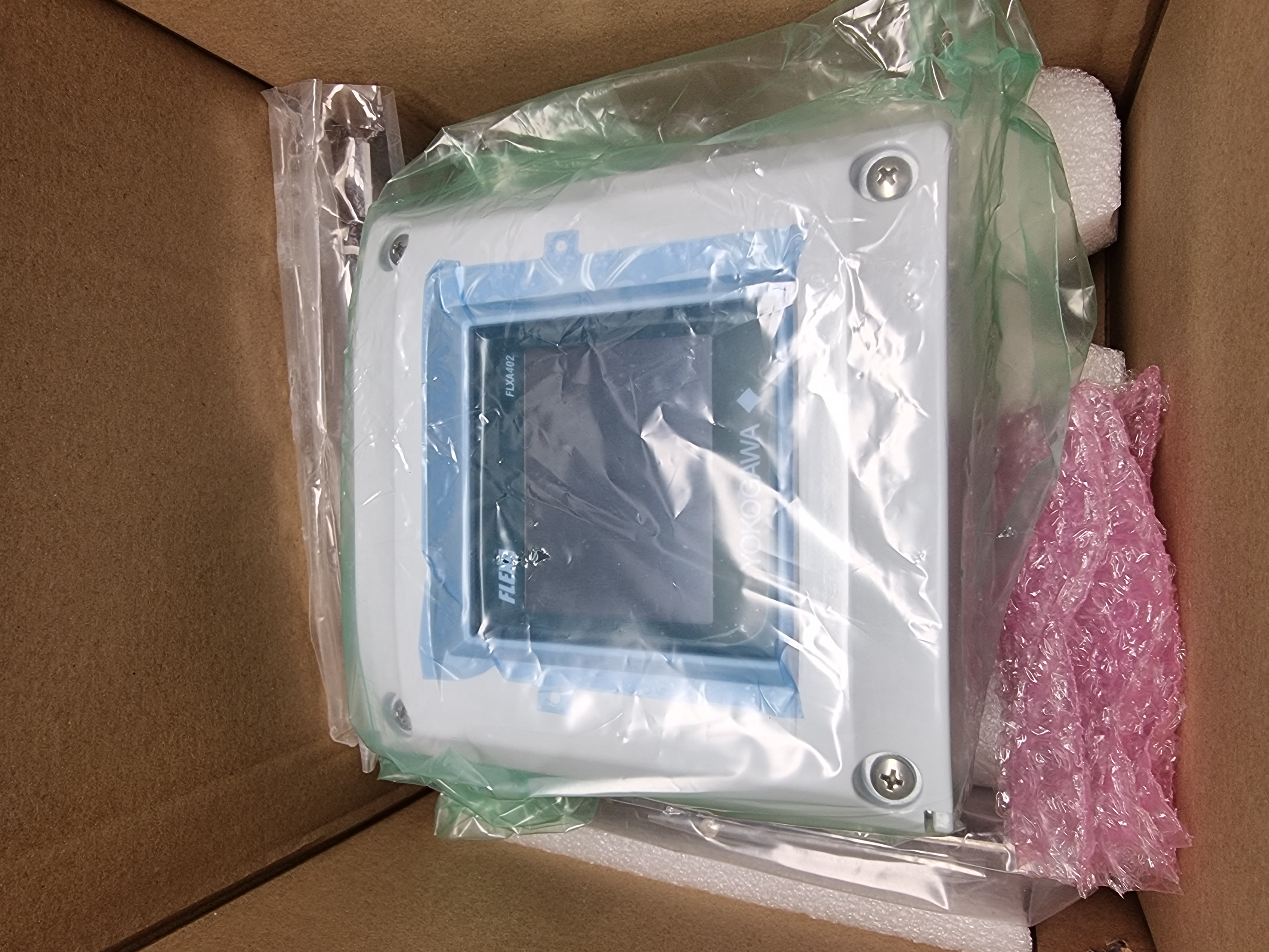 Yokogawa FLXA402 4 Wire Converter |  FLXA402-A-B-AB-C1-C1-A4-WR-N-N-N-NN/UM