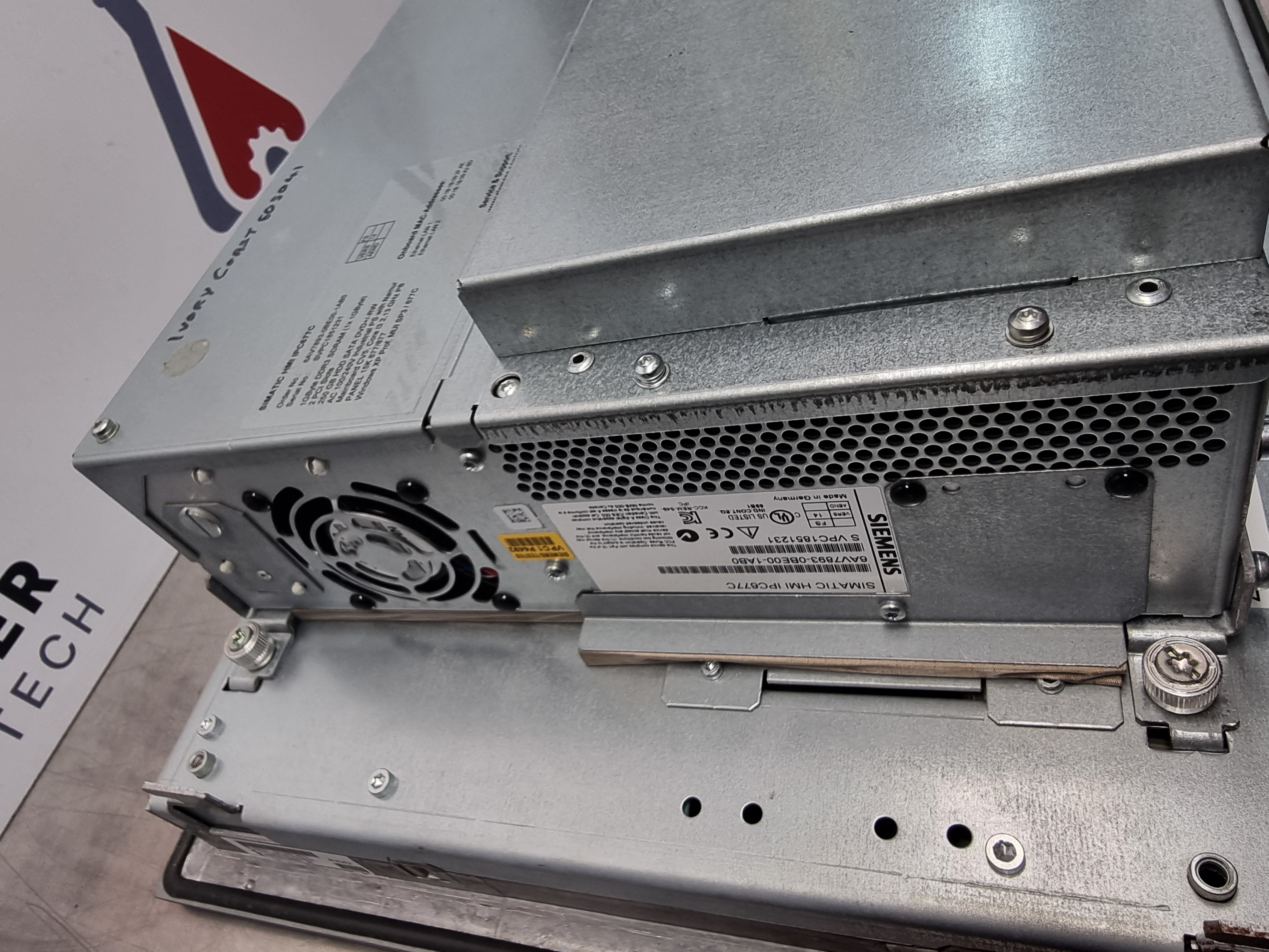 Used Siemens Simatic HMI IPC677C | 6AV7893-0BE00-1AB0 | Version: 14