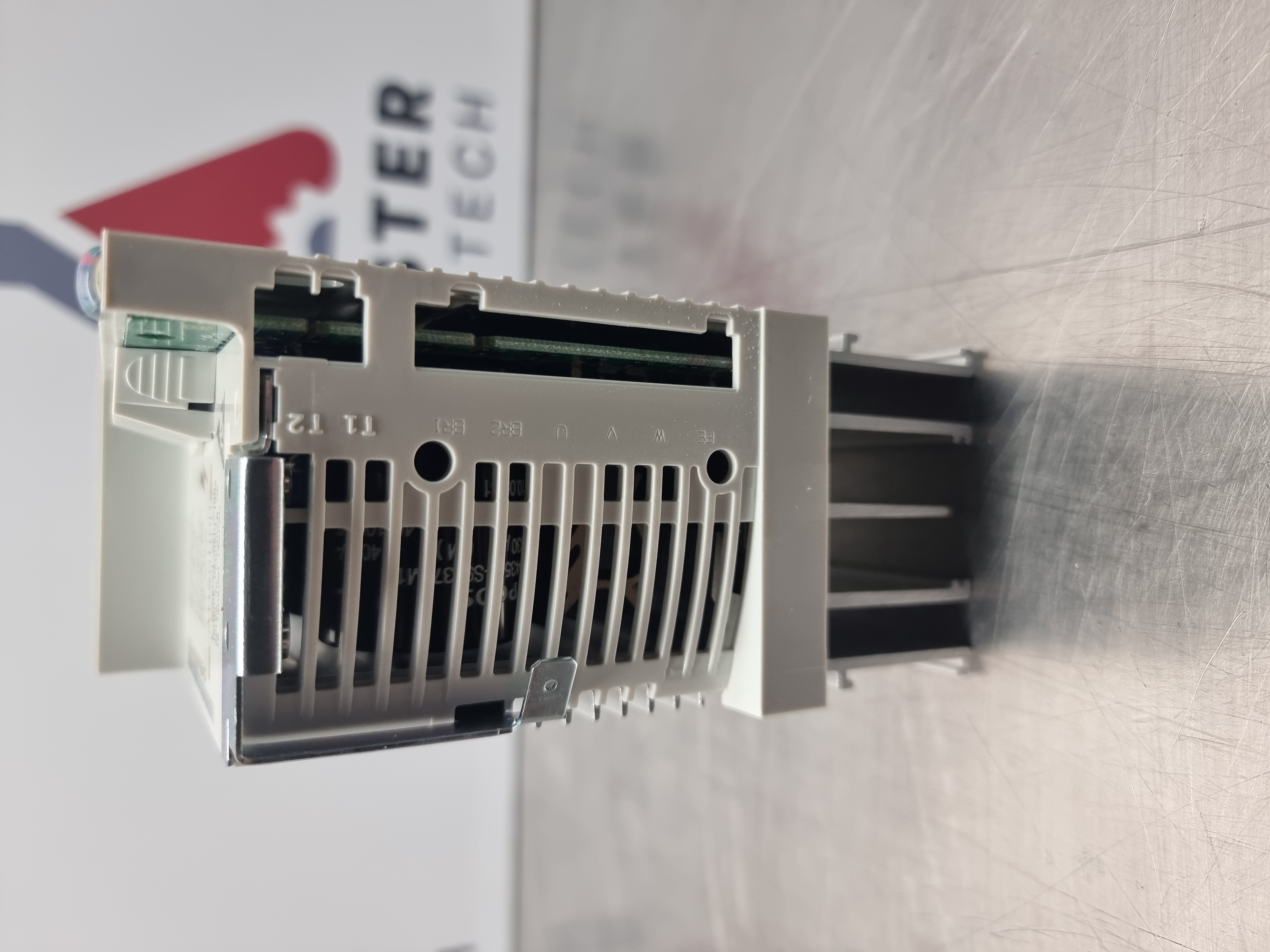 Lenze 8200 Vector Frequency Inverter | E82EV551_4C | 0.55kW