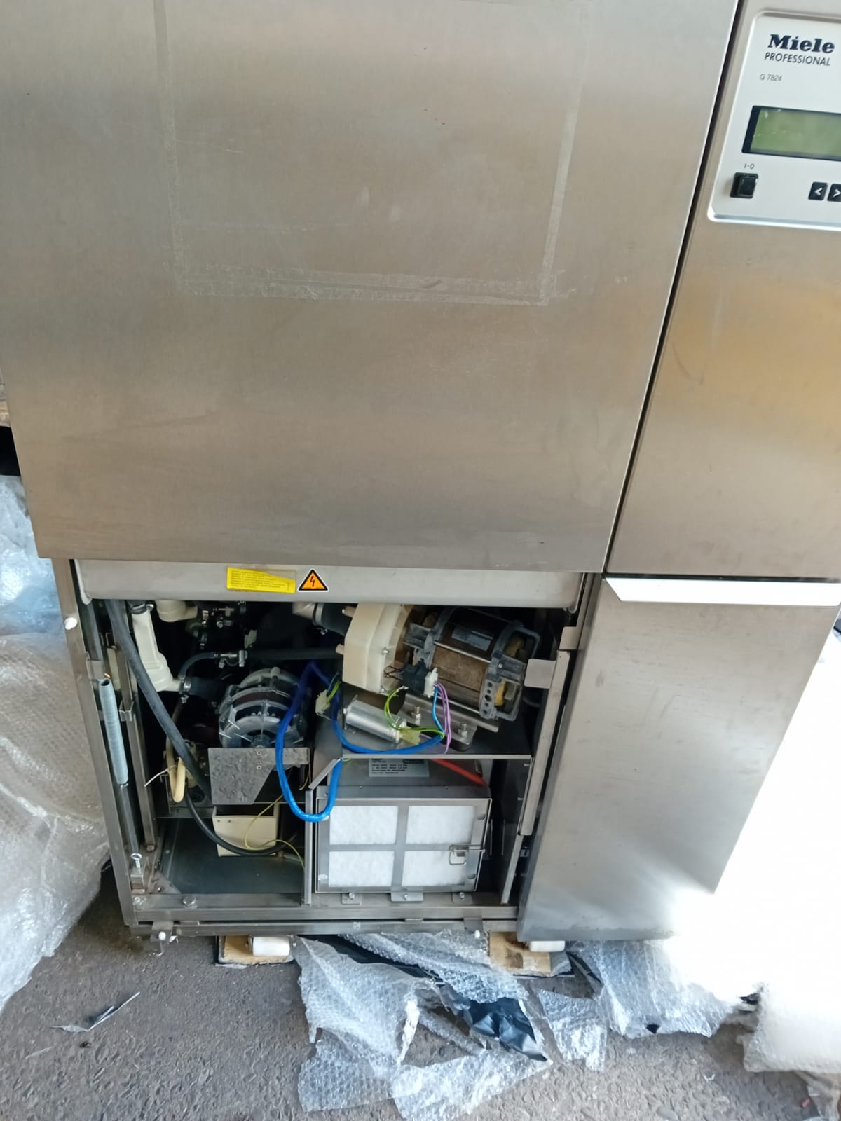 Used MIELE G7824 Sterilization Tool