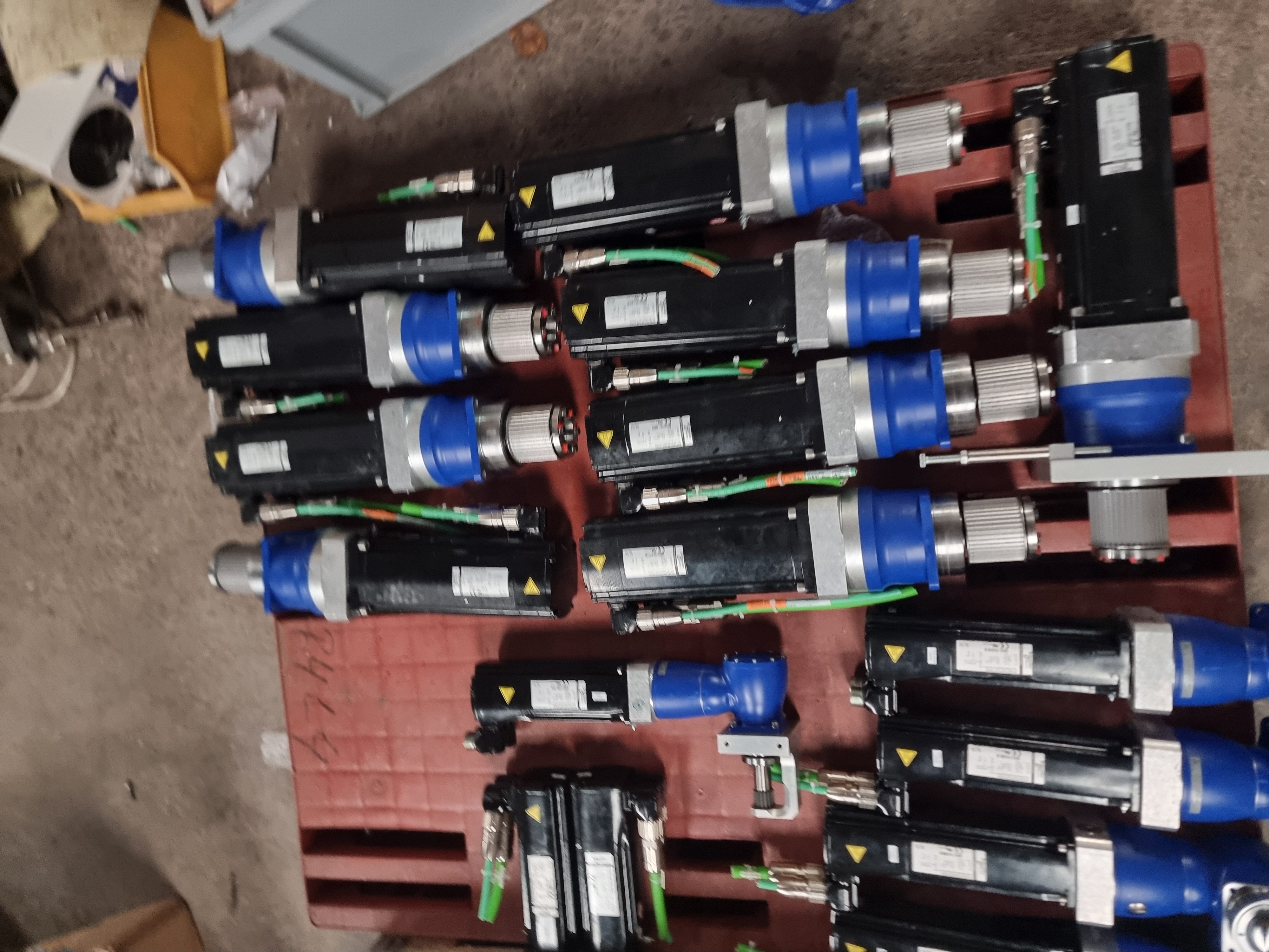 Used Schneider Elau SH31003P02F2000 Servo Motor | SH10040080/0/0/00/00/00/11/00