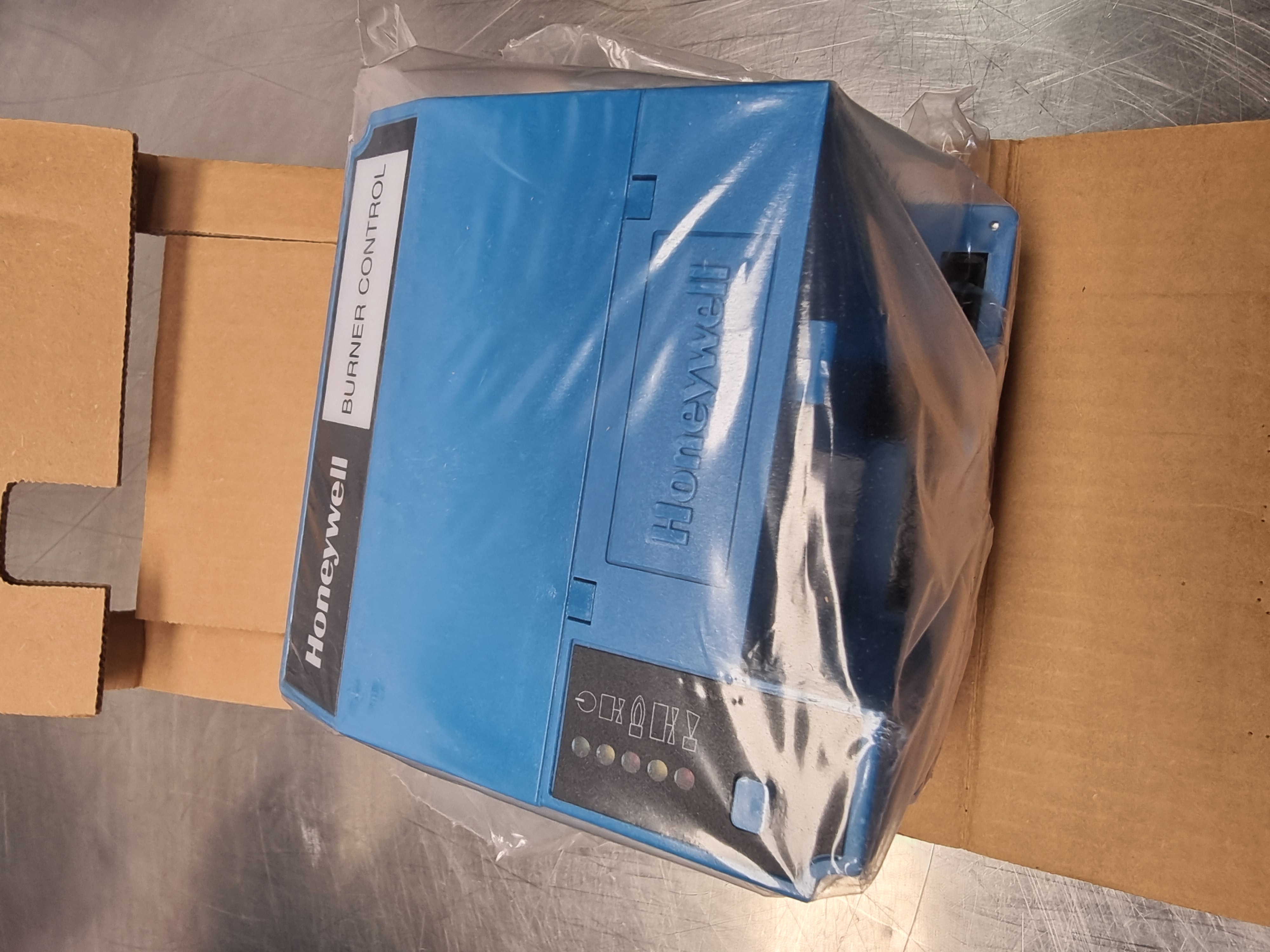 Used Honeywell EC7850 A1080 Burner Control C/W R7849 Flame Time Amplifier