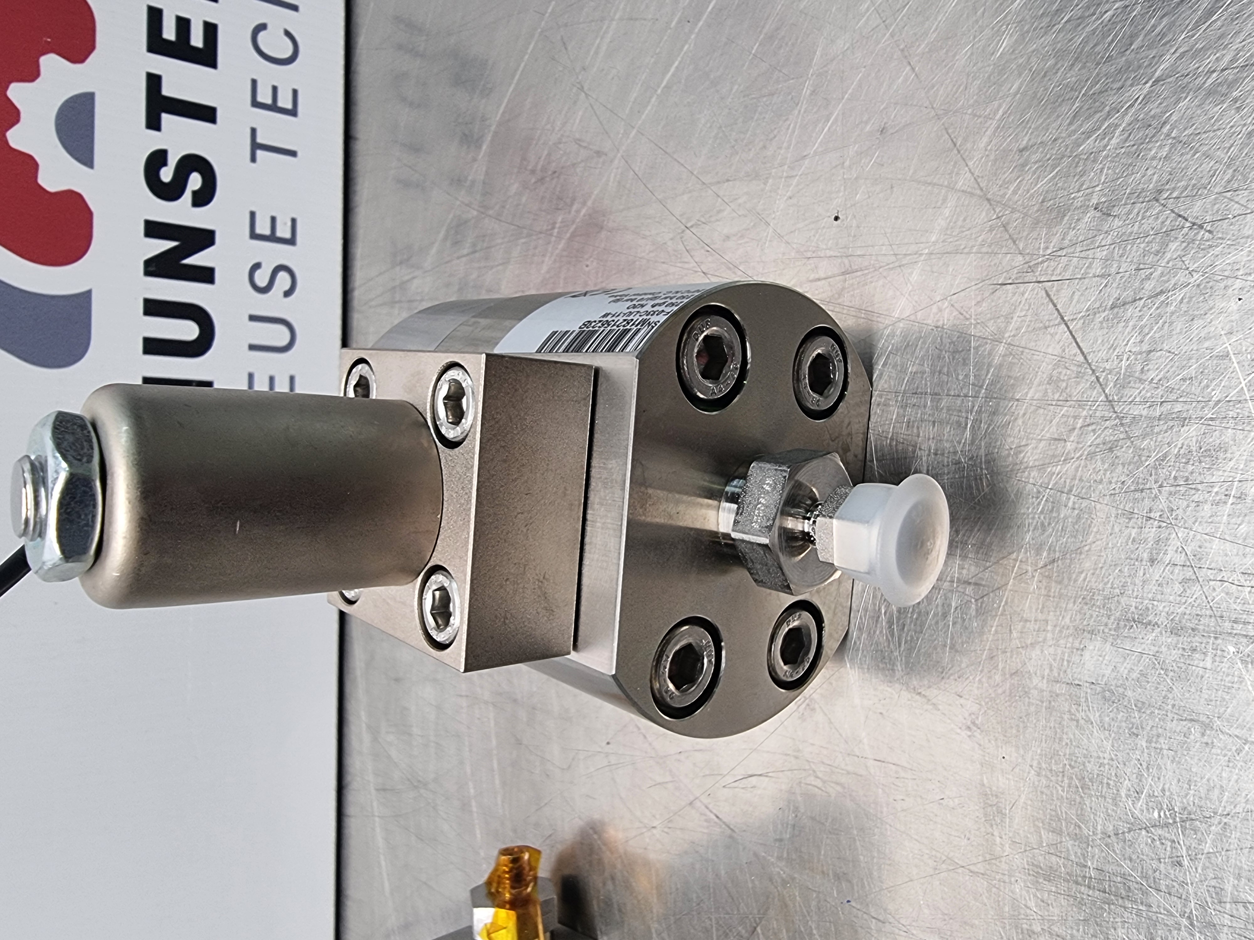 Bronkorst EL-Press Flow Meter Controller P-532-M40A | c/w F-033C Flow Sensor