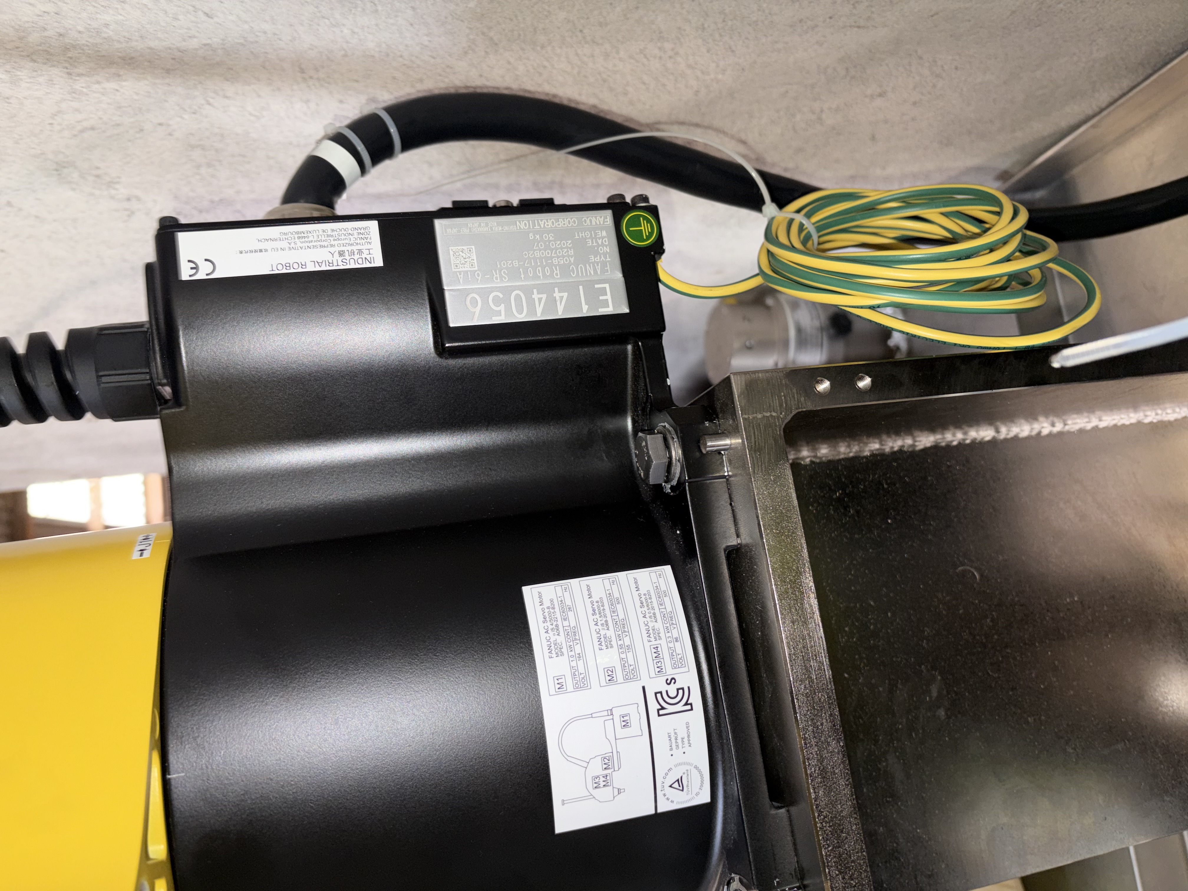 Used Fanuc M Series Robot Unit Complete - Type: M1IA0.5A-30P-O-CE..+