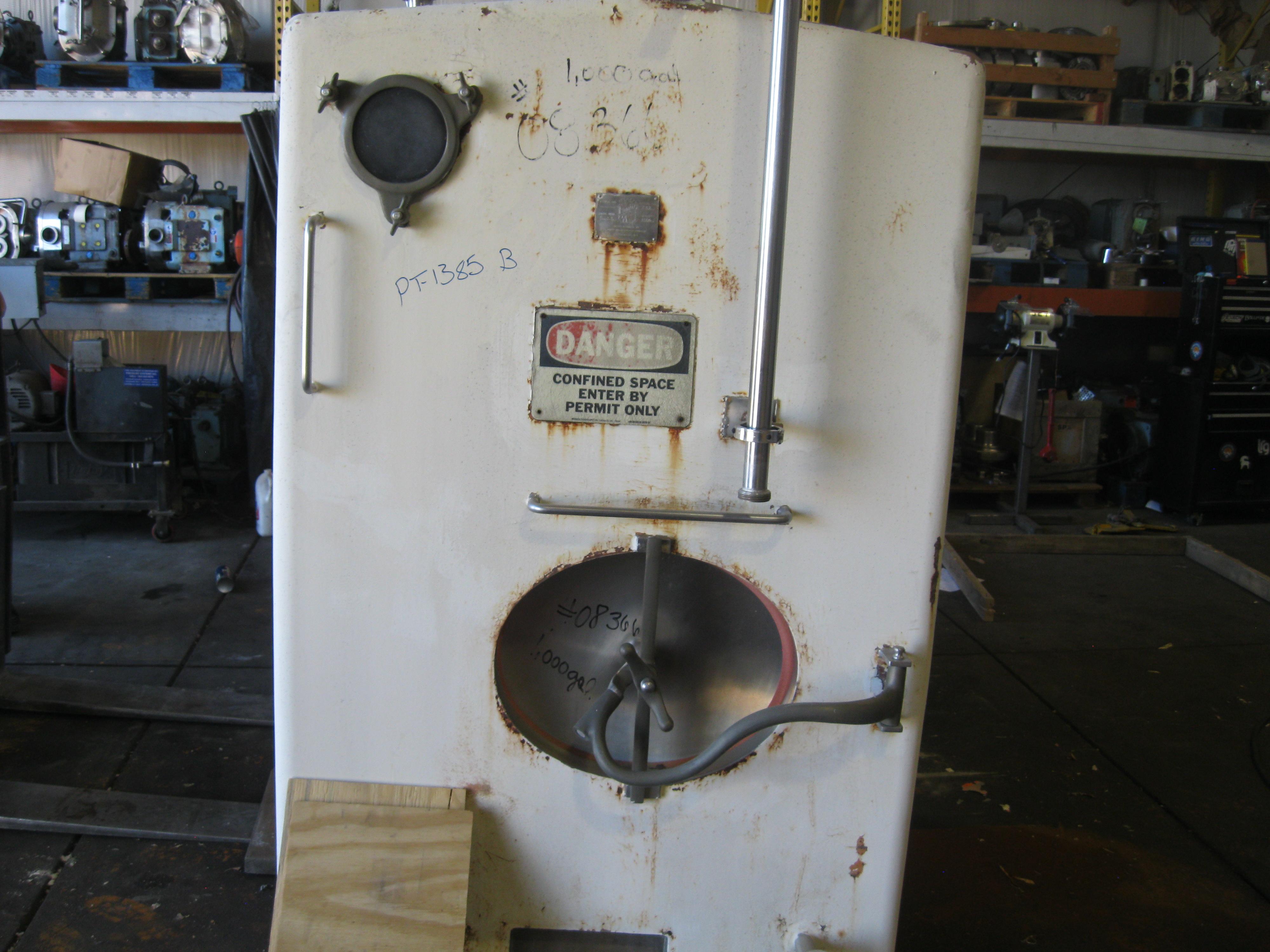 Usado 1000 GALLON PURITY HORIZONTAL STORAGE TANK