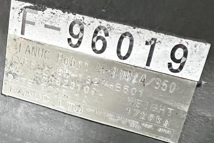 Used FANUC M900iA/350 6 AXIS ROBOT WITH R30iA CONTROLLER AND SERVO SPOT WELD GUN