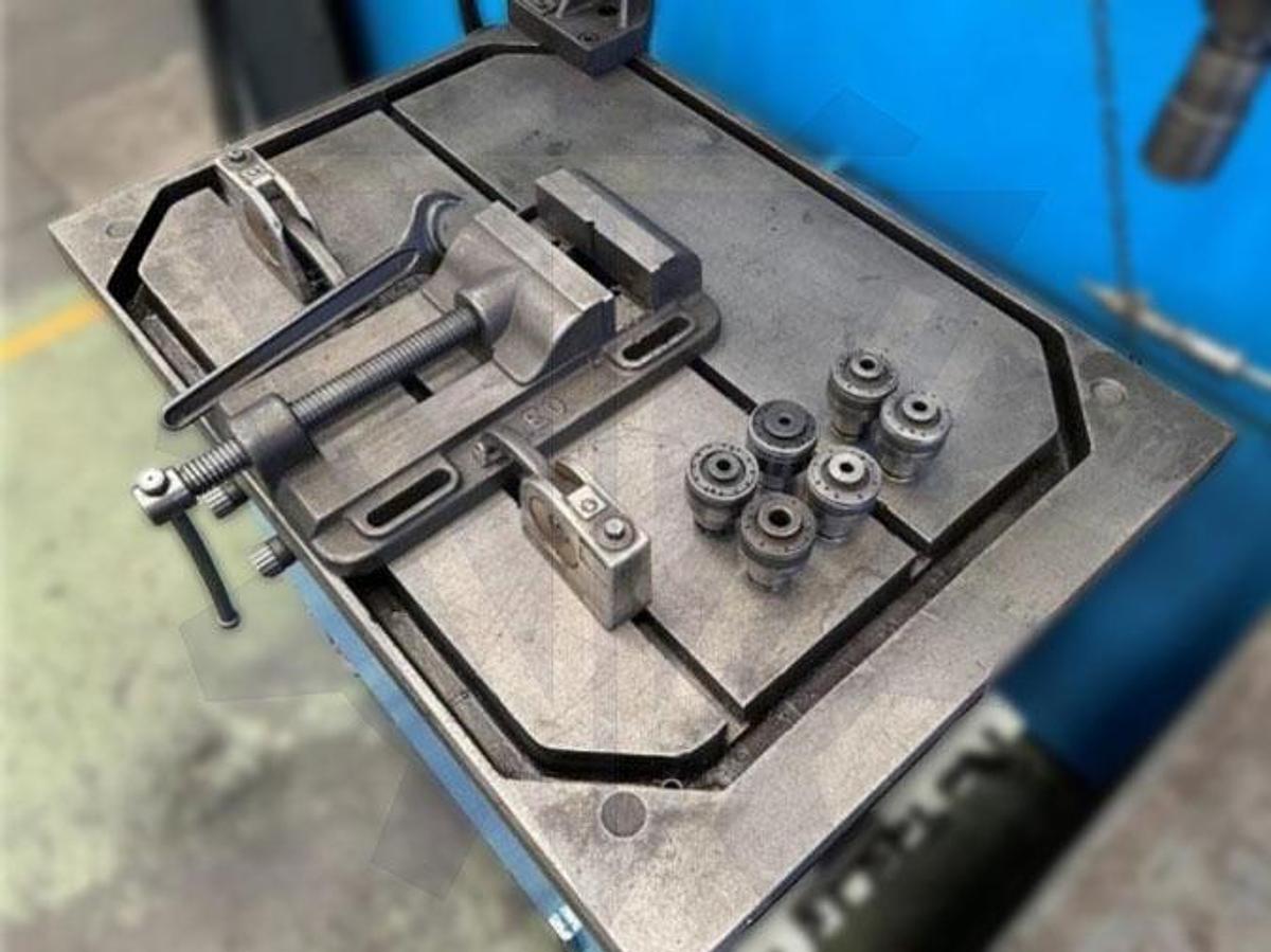 Usado Roscadora CBS W-24 F