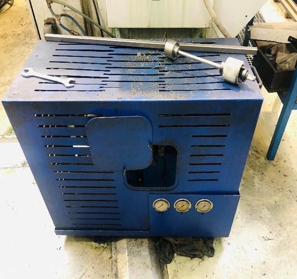 Usado Torno CNC Pinacho Taurus 310 x 2000