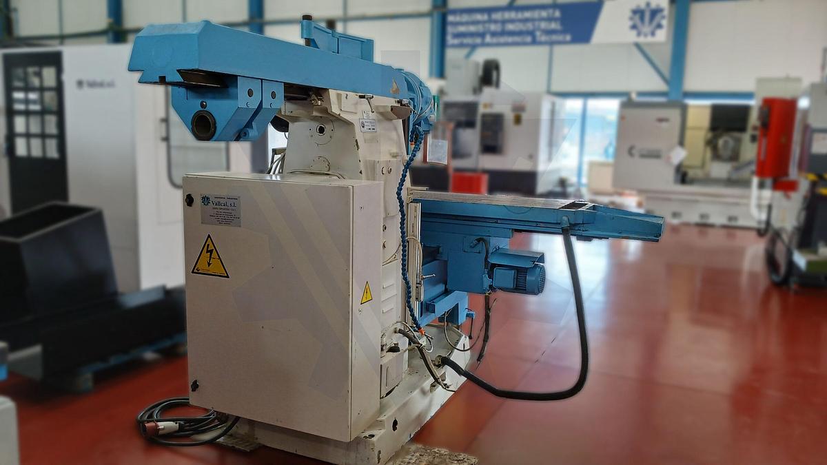 Usado Fresadora CORREA FU-10