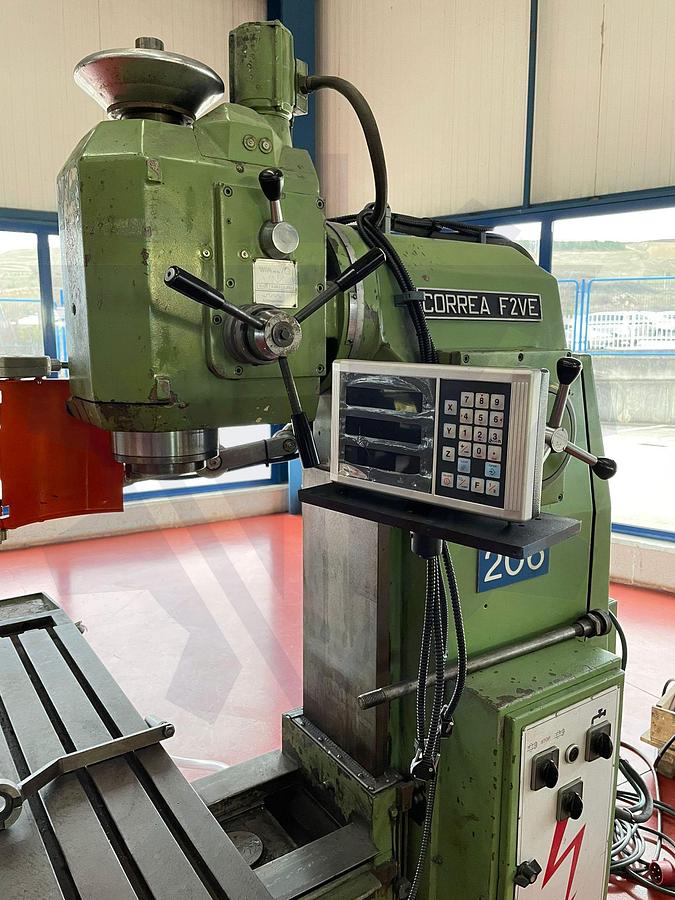 Usado Fresadora CORREA F2VE