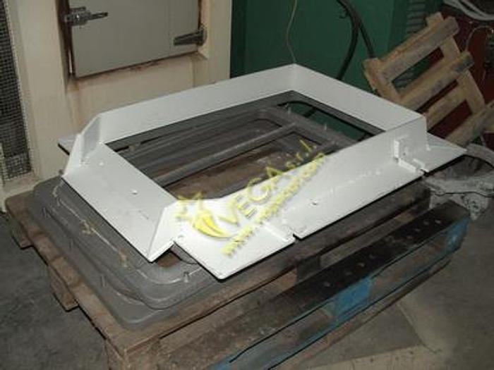 Used DOUBLE DECK VIBRATING SIEVE VICENTINI MOD. 600×900 DR