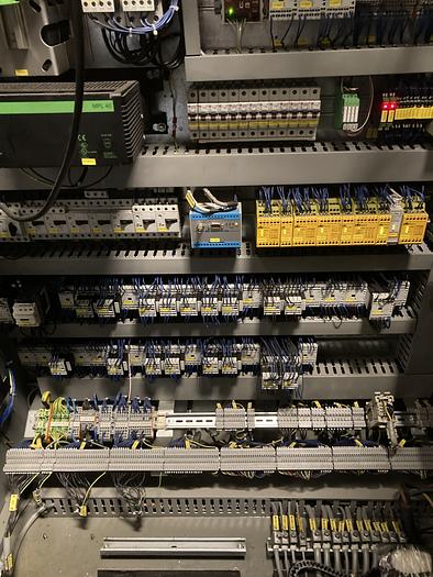 Used BRUGT UNIVERSALT BEARBEJDNINGSCENTER FABRIKAT DECKEL MAHO, MODEL DMU 60P HI-DYN - 5 AKSET