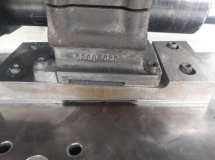 Gebraucht Hochwertige Bohrstation mit pneum. Vorschub, Parker gebraucht-Top