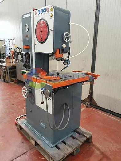 Usato Segatrice Verticale a nastro per metalli PEHAKA