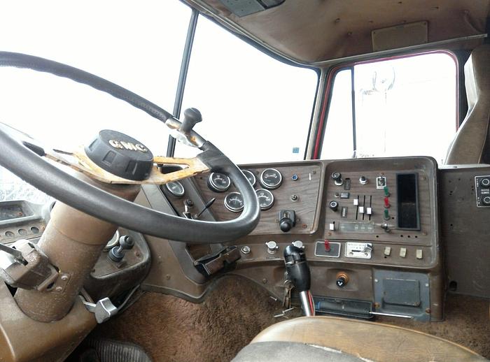 Usado 1980 GMC T49LJ V6 6X4 tractor unit