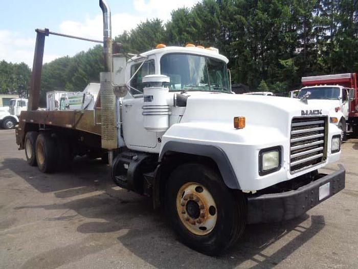Used 1996 Mack RD690S- Stock #: 8626