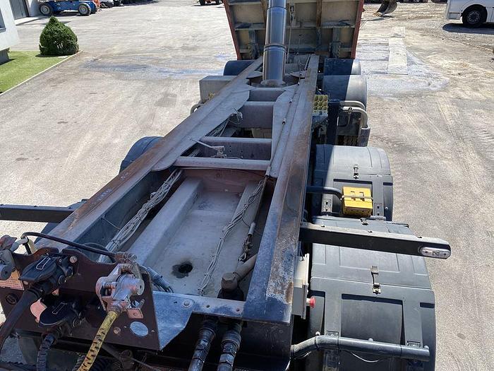 Usato 2010 IVECO TRAKKER 500 CON SEMIRIMORCHIO VASCA