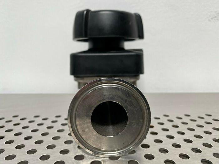 Used SED 985-16-27-30-42-00 Stainless Steel Manual Diaphragm Valve w/ 1" Sanitary Fit