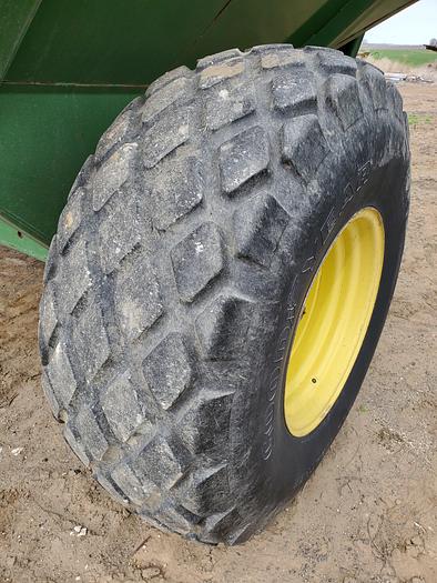 Used John Deere 500 Grain Cart