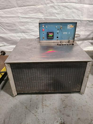 Used NESLAB Refrigerated Circulating Bath RTE 4 Lab Equipment