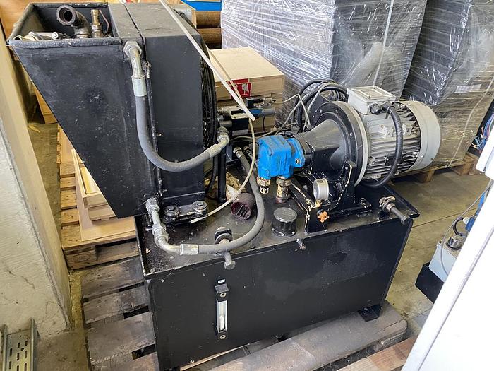 Gebraucht CNC Rundtisch Flachschleifmaschine FAVRETTO MR 60