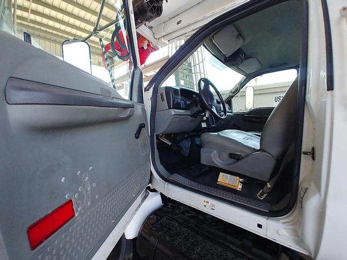 Used 2009 Ford F750 Utility Altec DM47-TR Digger Derrick