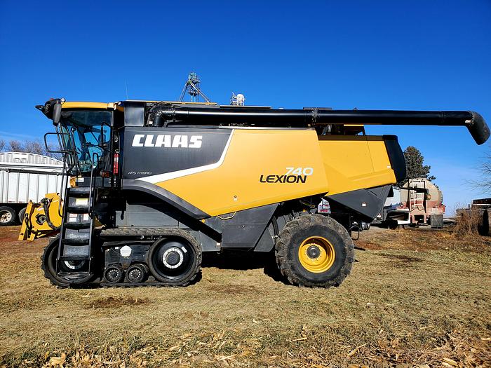 Used 2013 Claas Lexion 740TT Combine w/ 1500 Sep Hrs