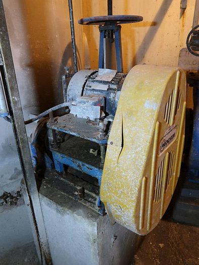 Used APACHE  MDL. T-110 10'DIA.  X 14' HIGH T-316L SS TANK W/AGITATOR