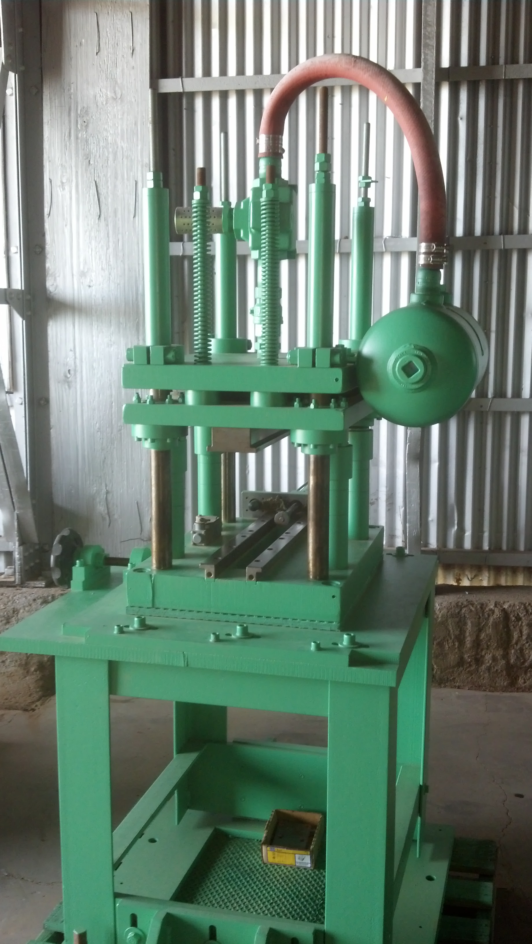 Used 12 Ton x 22" AIRAM Pneumatic Cut-Off Press