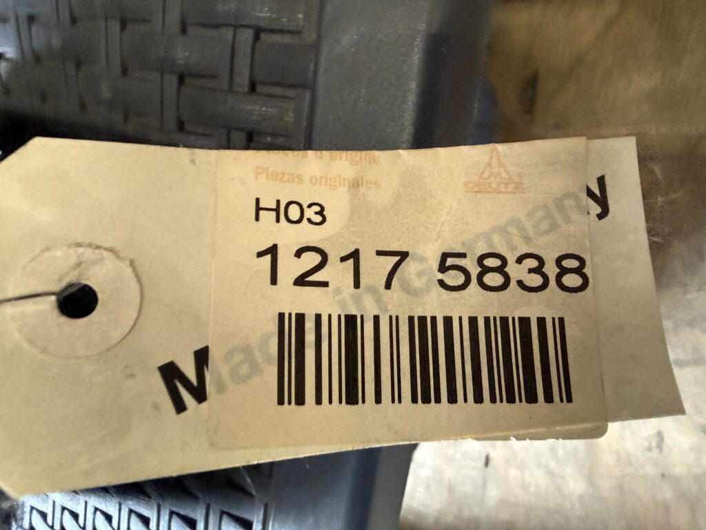 NEW EXHAUST MANIFOLD P/N 1217 5838