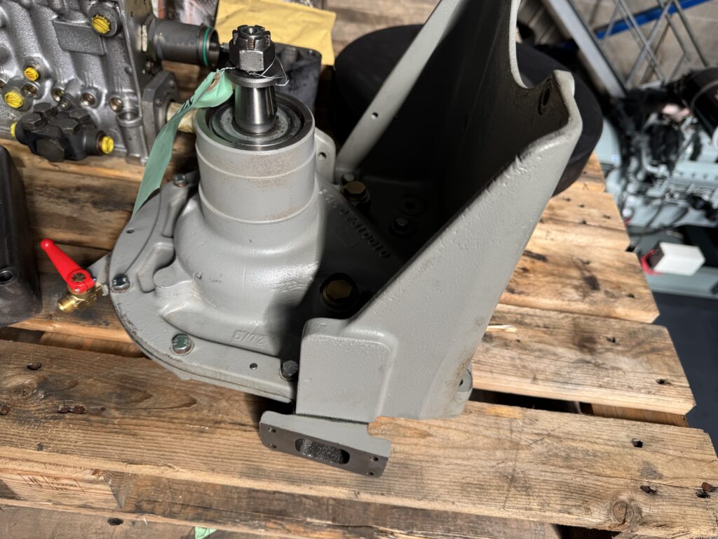 Used FRESH WATER PUMP P/N 12053735 FOR MWM TRHS518/618