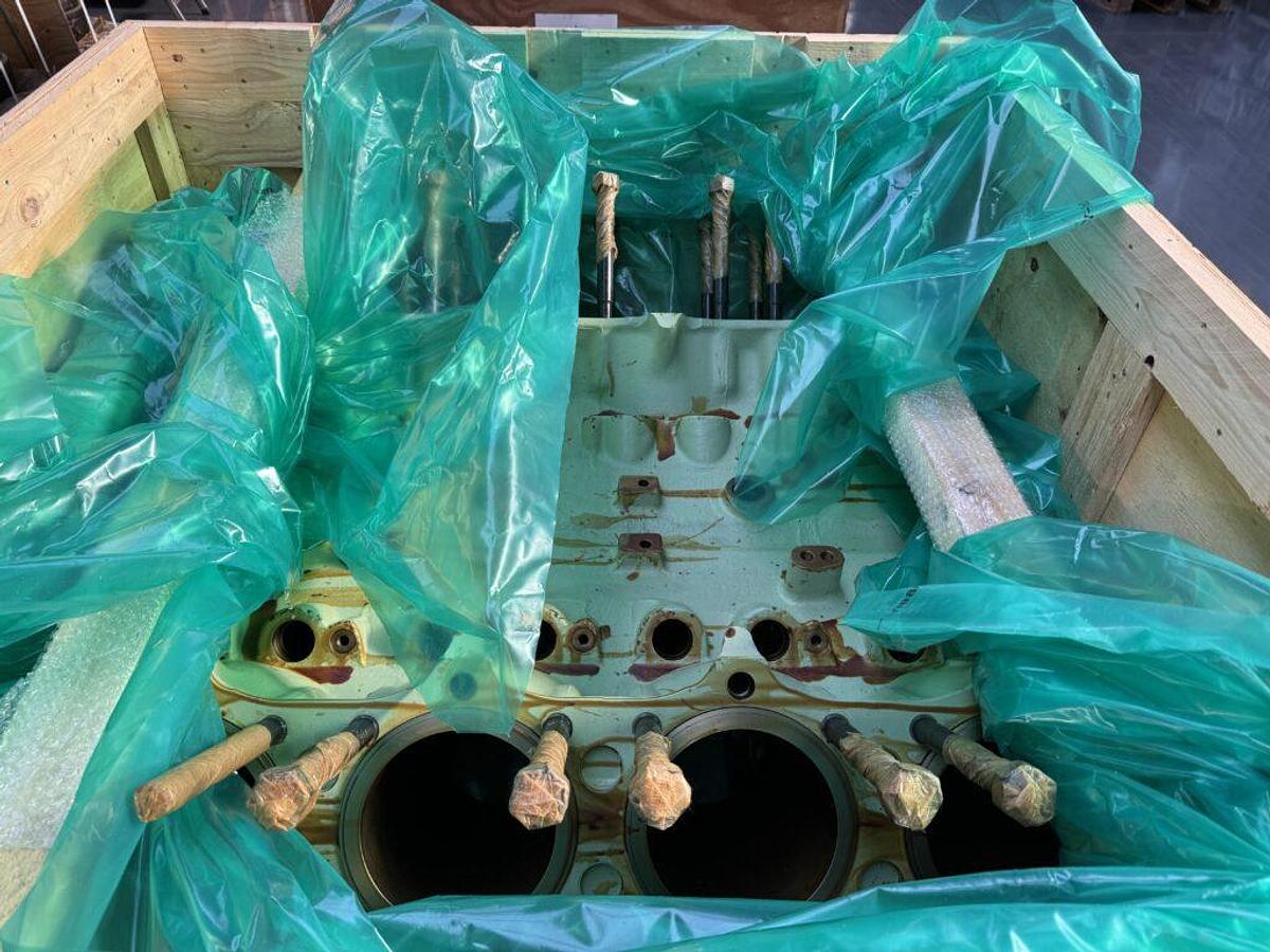 Used CYLINDER BLOCK MWM TBD 604-BV8 - P/N 12137183