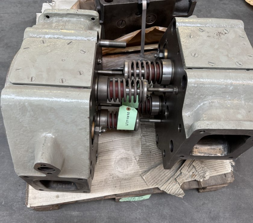 Used CYLINDER HEAD P/N 02921629 FOR DEUTZ RBV6/8M545