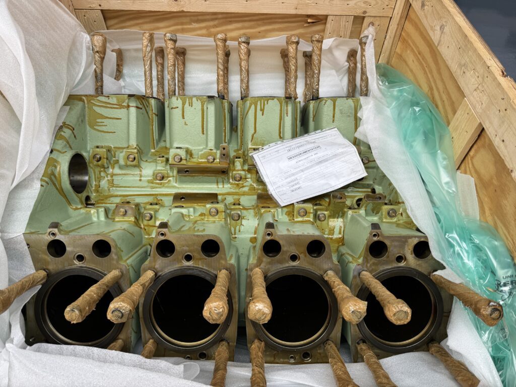 Used CYLINDER BLOCK DEUTZ TBD 620-V8 / TCD 2020-V8 - P/N 15084937 / 12307378