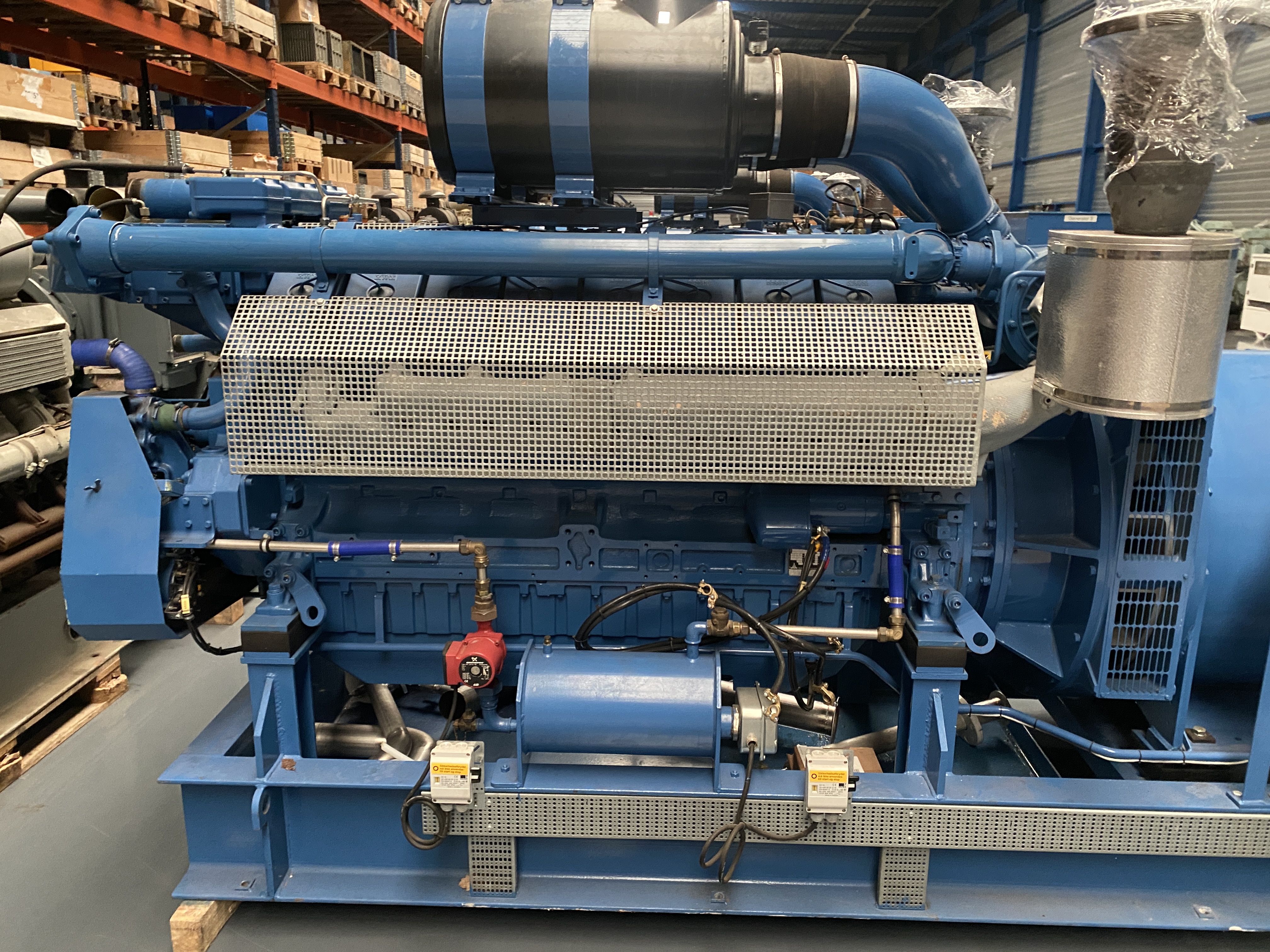 Used 2000 DEUTZ TBD 616-V16 / STAMFORD GEN. SET 800 KVA