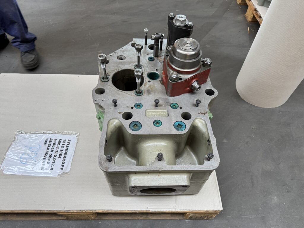 Used CYLINDER HEAD – P/N 12183664 – MWM TBD 500