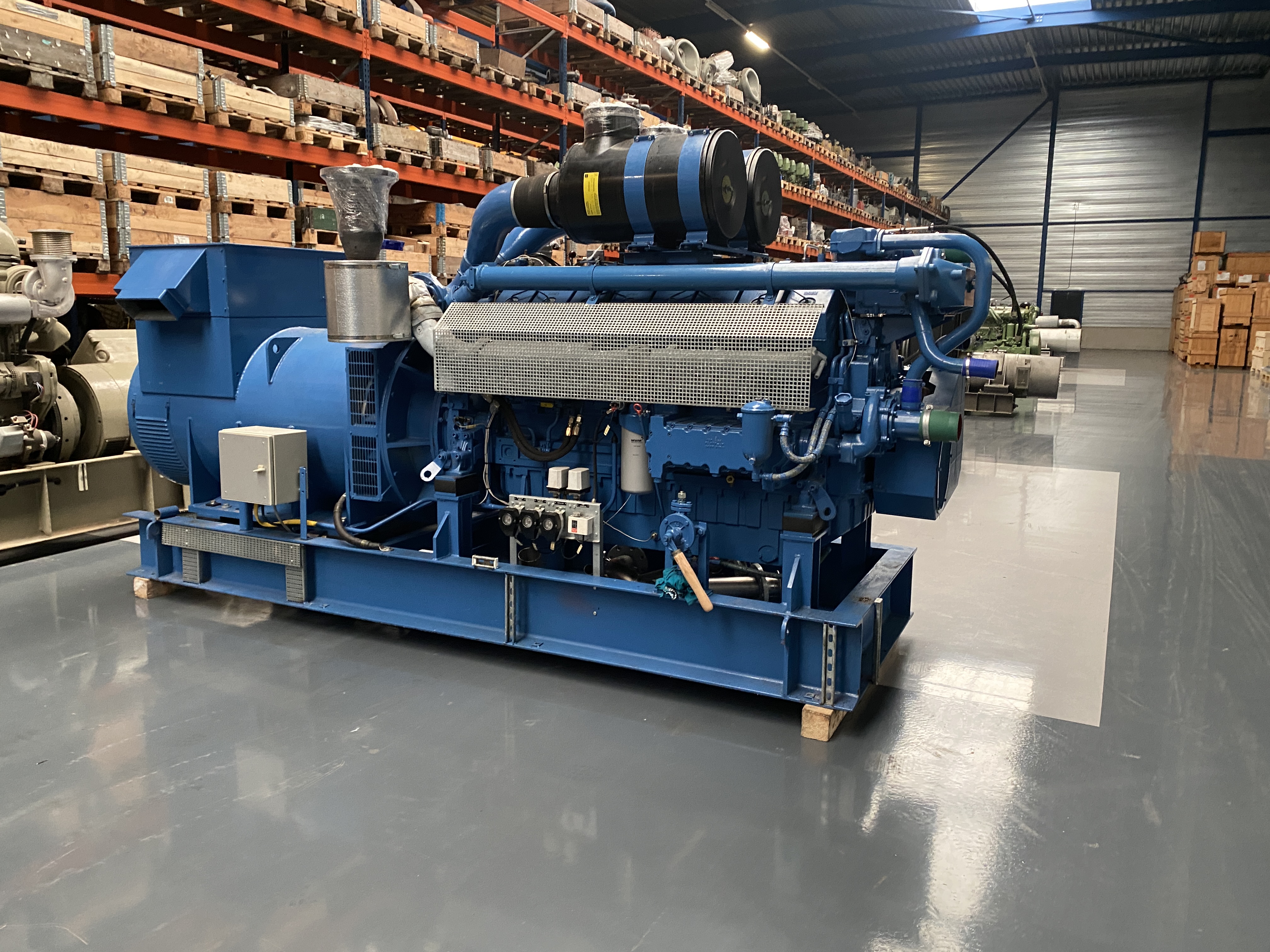 Used 2000 DEUTZ TBD 616-V16 / STAMFORD GEN. SET 800 KVA