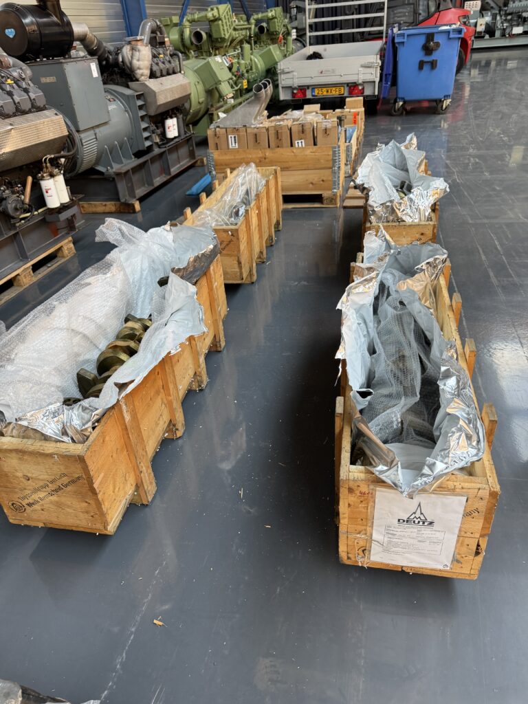 CRANKSHAFT P/N 04052460 FOR DEUTZ BA6M816