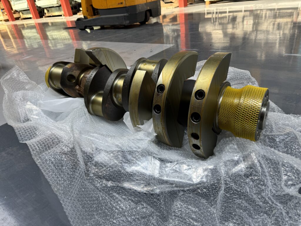 Used CRANKSHAFT MWM TBD 604-BV8 - P/N 12135135