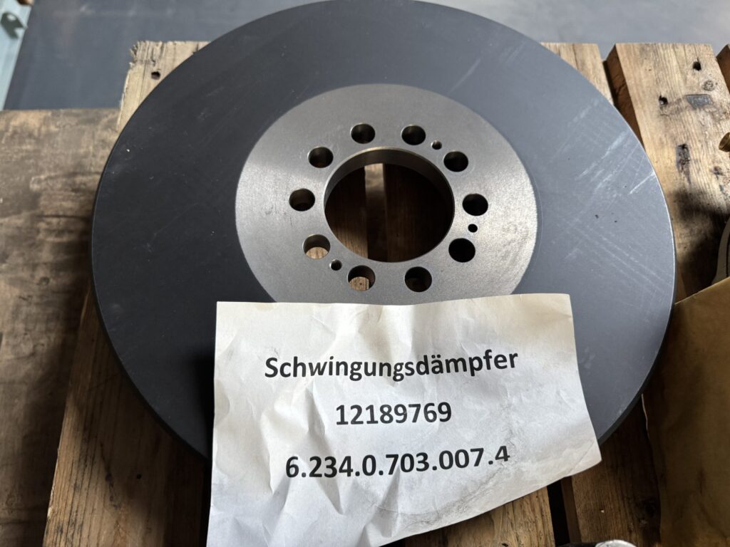 Used VIBRATION DAMPER P/N 12189769 MWM TBD 234