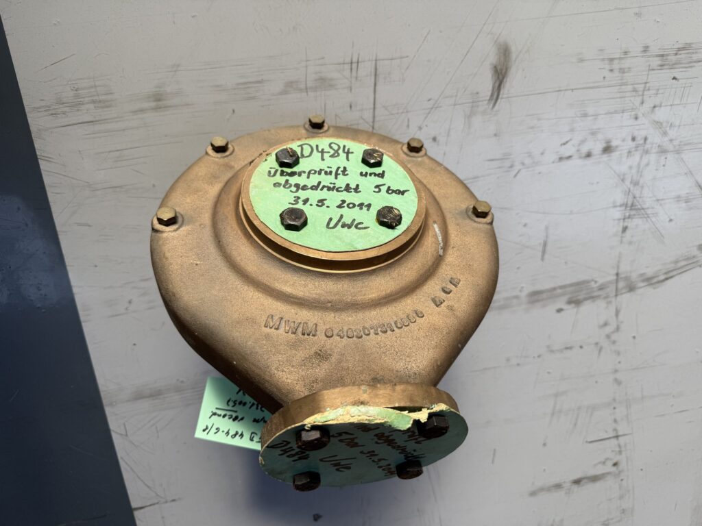 Used SEA WATER PUMP P/N 1218 1371 - MWM TBD 484-6/8