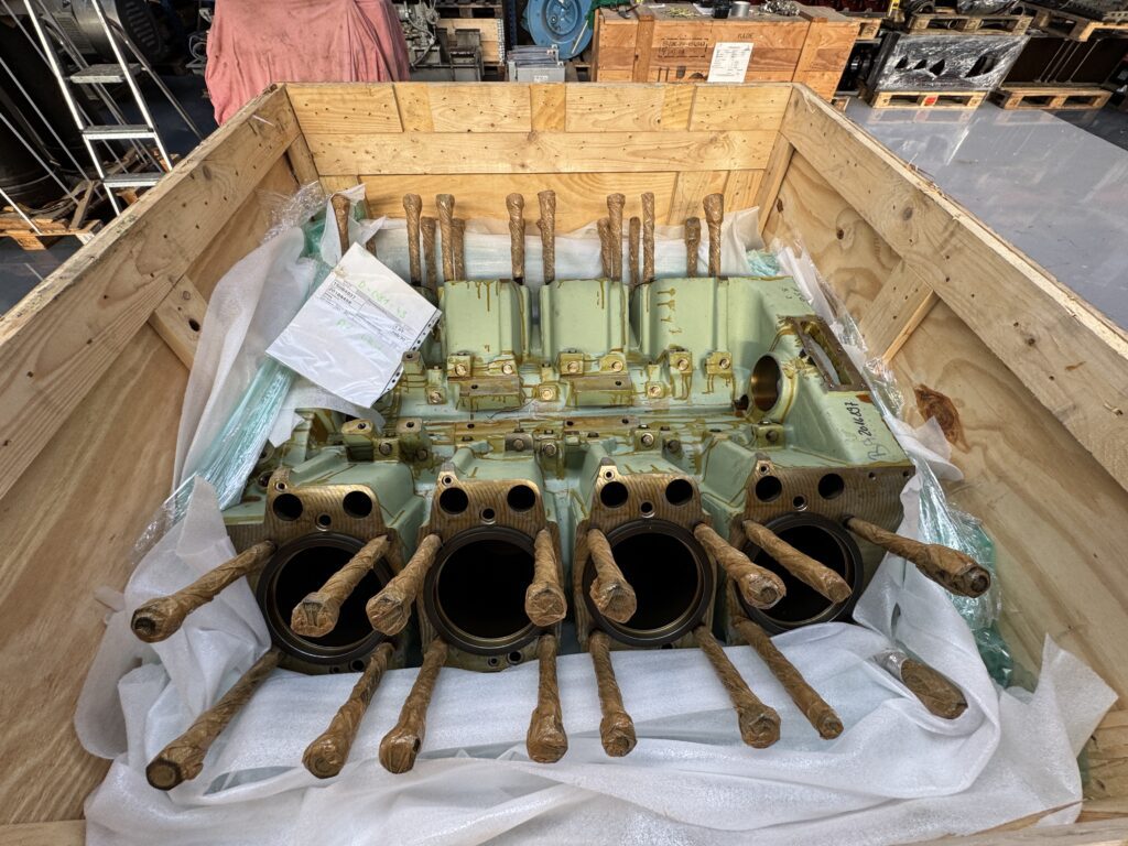 Used CYLINDER BLOCK DEUTZ TBD 620-V8 / TCD 2020-V8 - P/N 15084937 / 12307378