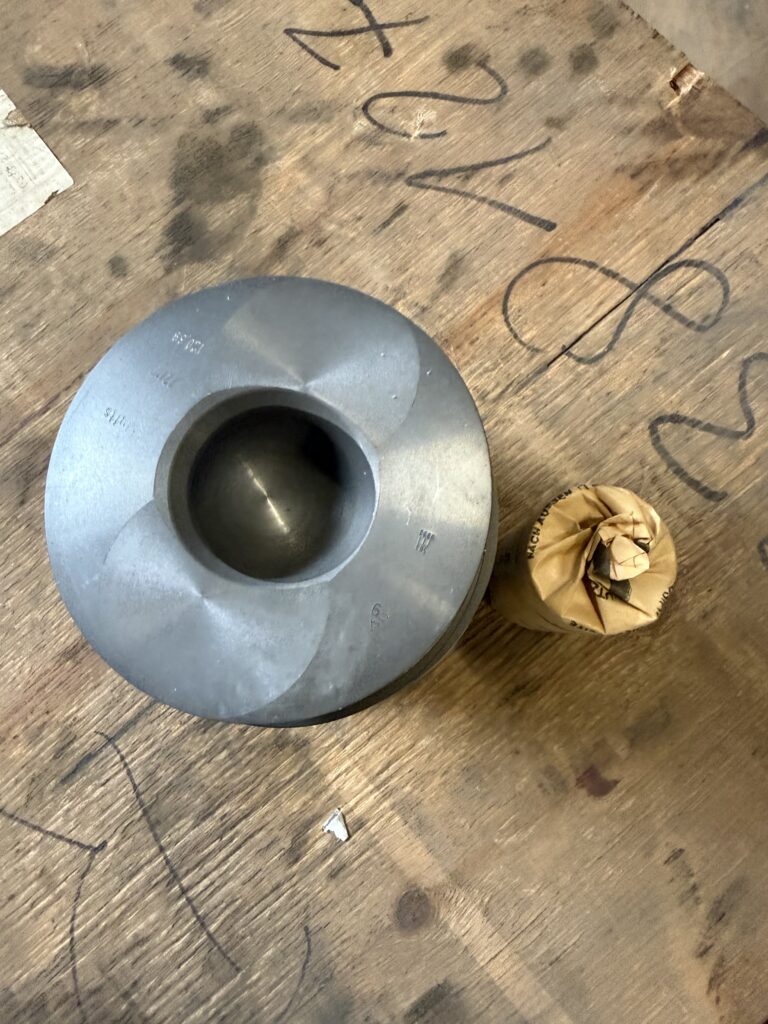 DEUTZ PISTON P/N 0241 4476