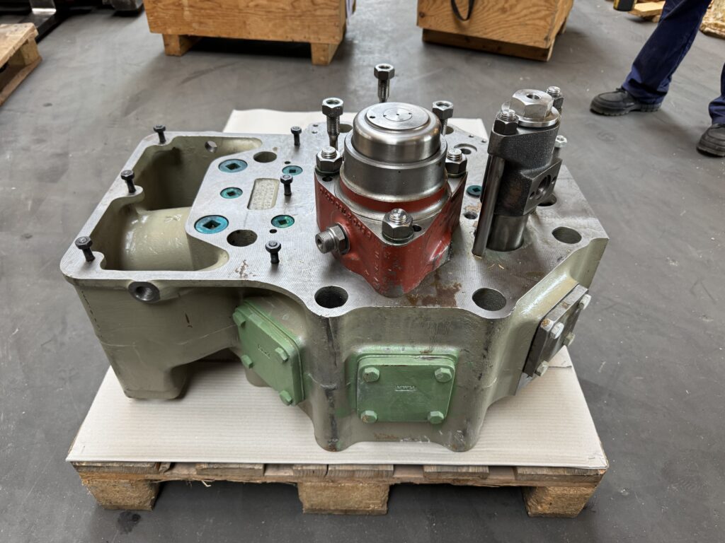 Used CYLINDER HEAD – P/N 12183664 – MWM TBD 500