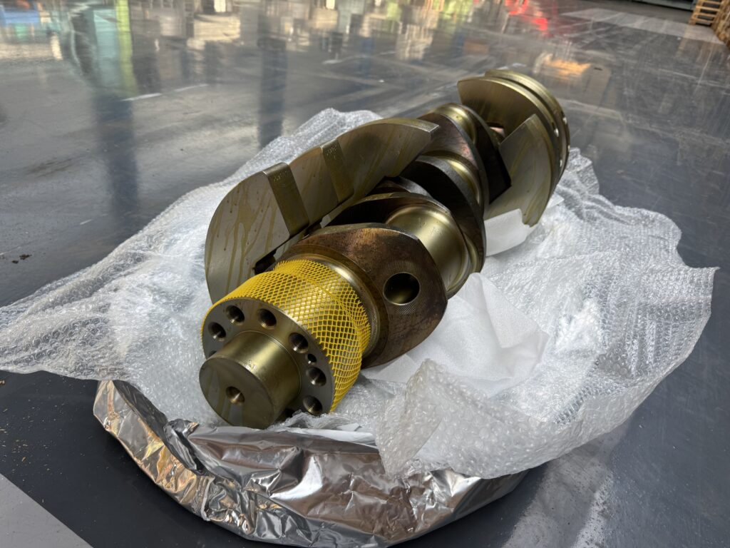 Used CRANKSHAFT MWM TBD 604-BV8 - P/N 12135135