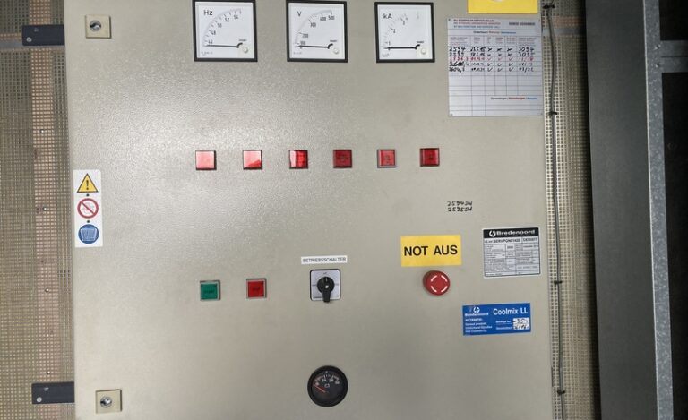 Used 1994 CATERPILLAR D3516B / CAT. SR-4 DIESEL GEN. SET 2000 KVA