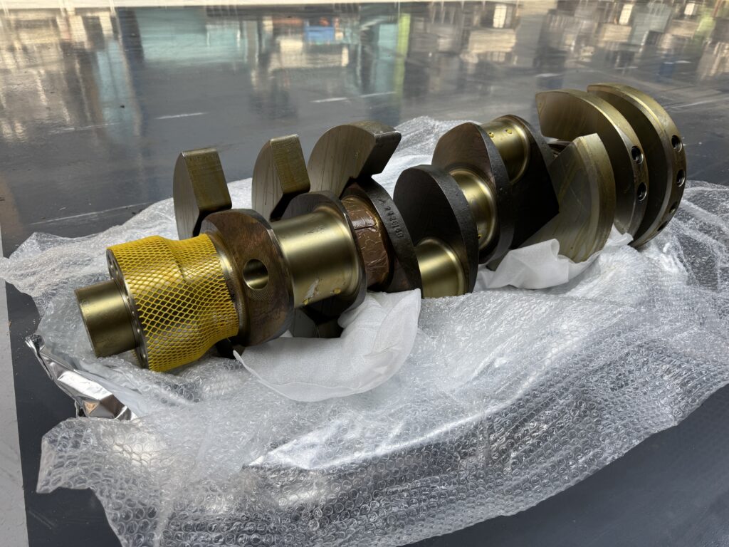 Used CRANKSHAFT MWM TBD 604-BV8 - P/N 12135135